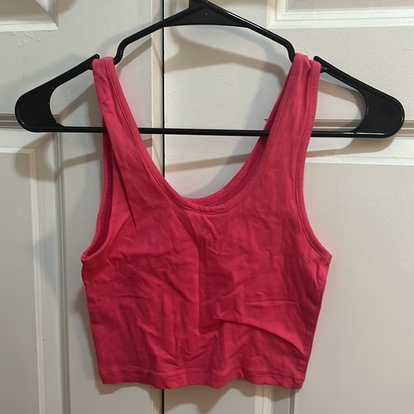 Pink tank top crop top. - Picture 2 of 2